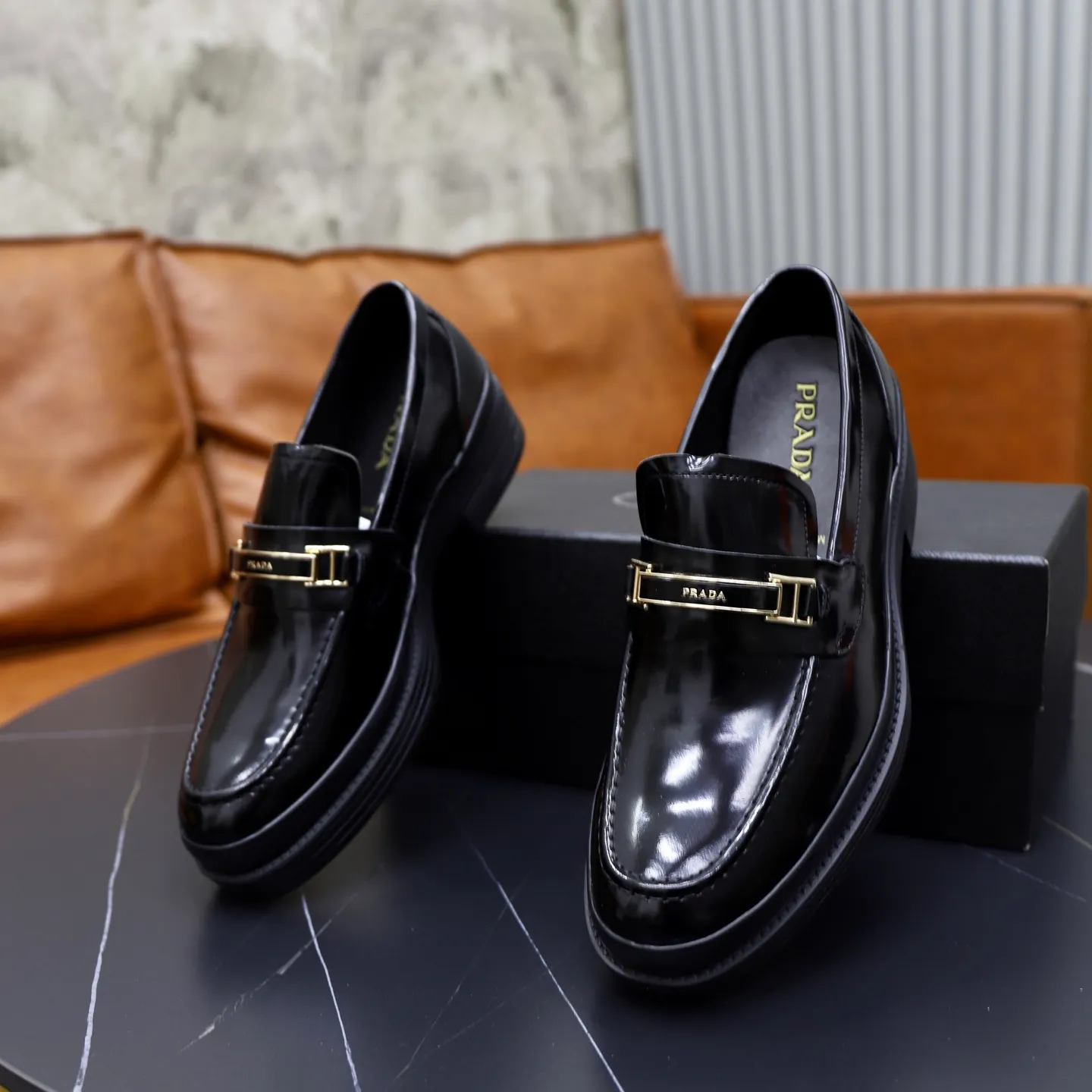 Men's shoes: 540💰🙅‍♂️🙅‍♂️🙅‍♂️ Brand: PRADA Standard code: Men's code 38-44 (45 can be customized) Grade: Same style as the official website Original order quality Material: Original cowhide surface Comfortable sheepskin lining Original outsole Style category: Men's fashionable casual leather shoes Distinguished big-name luxury elements Top luxury Color: actual picture color